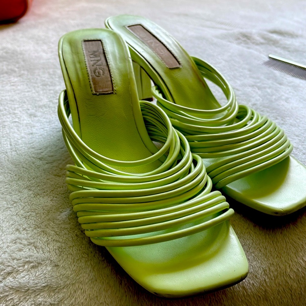 MANGO- lime green heels